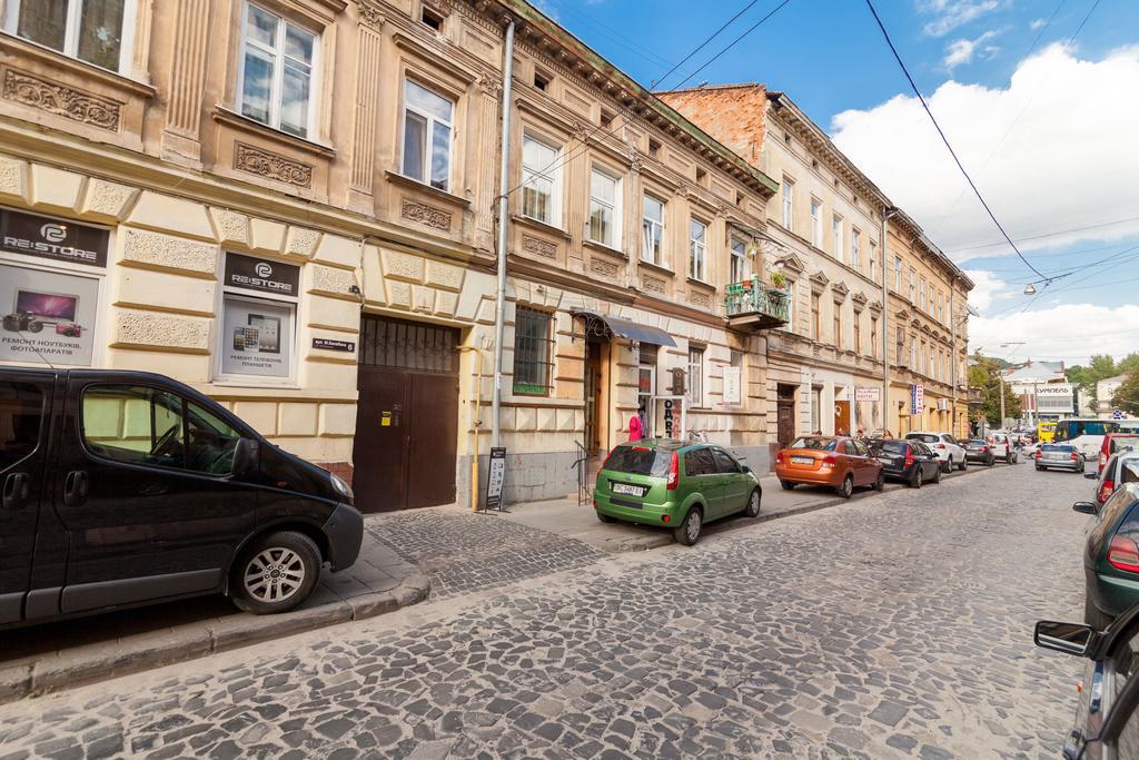 Near Opera Apartment Lviv Eksteriør bilde